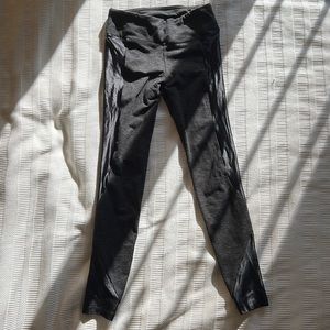 Curve Crop Legging in Dark Heather Black